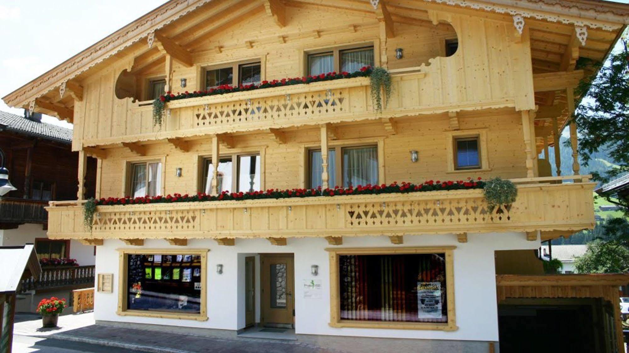 Das Gaestehaus Schneider Am Dorfplatz Alpbach Zewnętrze zdjęcie